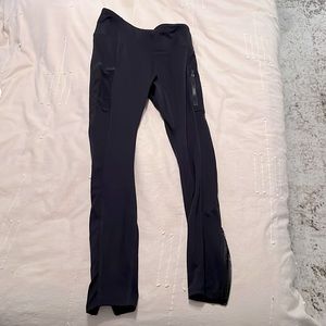 NWT Fabletics - Black workout Leggings - Highwaisted